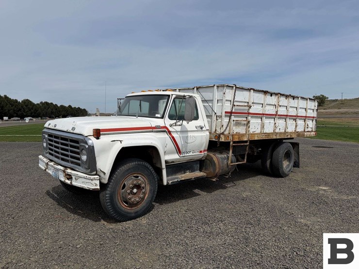 1976-ford-f750-image-1