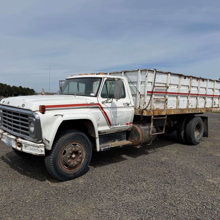 1976 FORD F750