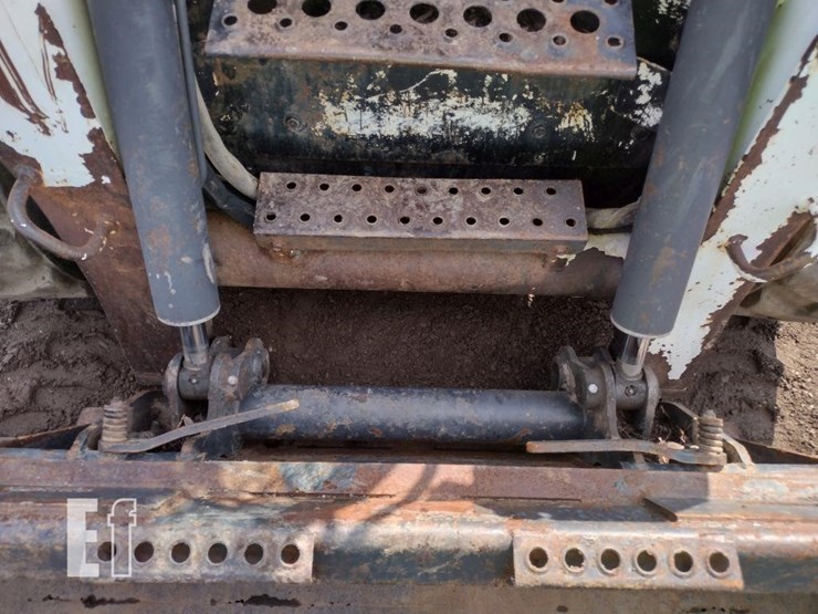 2004-bobcat-s300-image-20