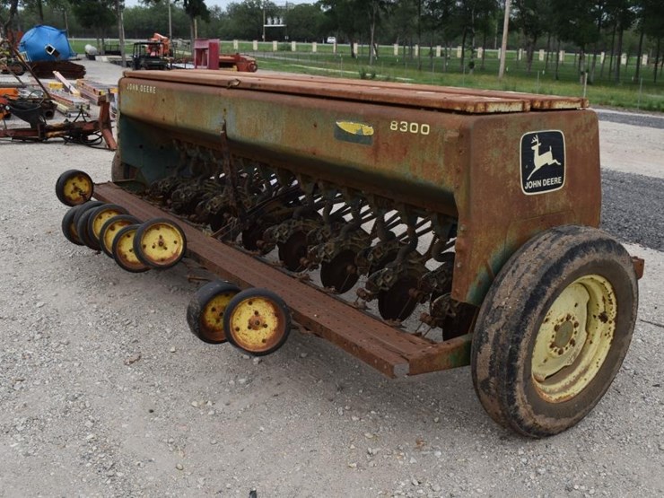 john-deere-8300-image-4
