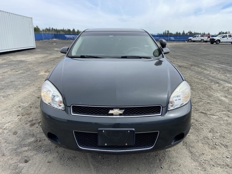 2014-chevrolet-impala-limited-sedan-image-8