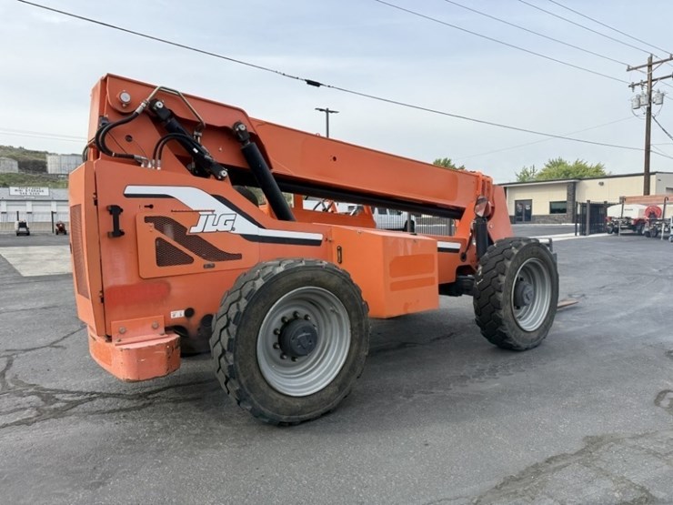 2015-sky-trak-6042-image-4