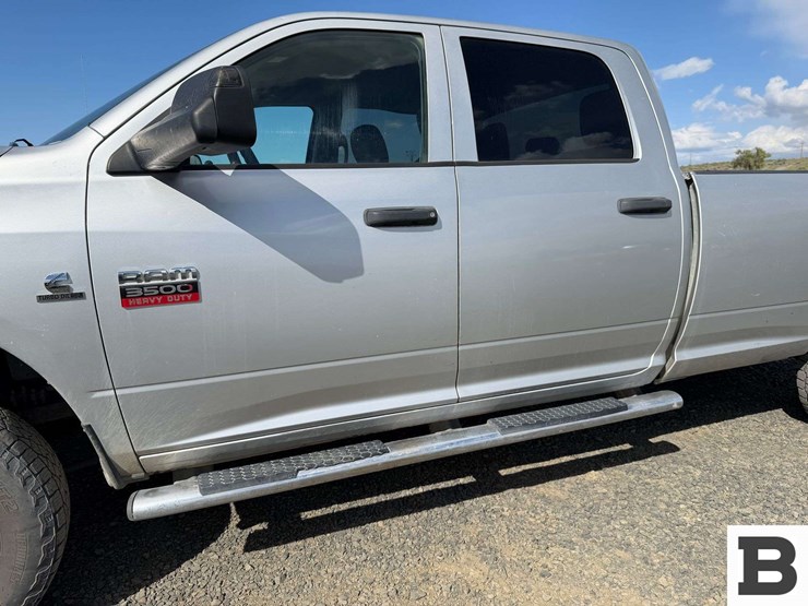 2012-dodge-3500-image-13