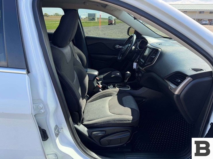 2014-jeep-cherokee-image-19