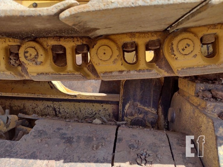 2004-deere-700h-image-16