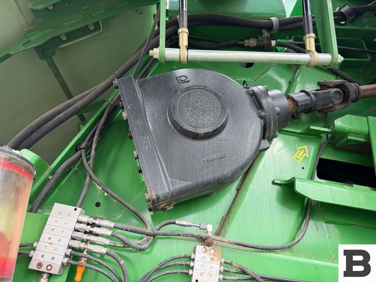 2015-john-deere-l340-image-32