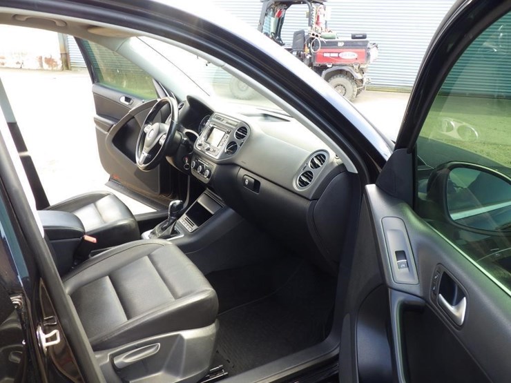 2012-volkswagen-tiguan-image-6