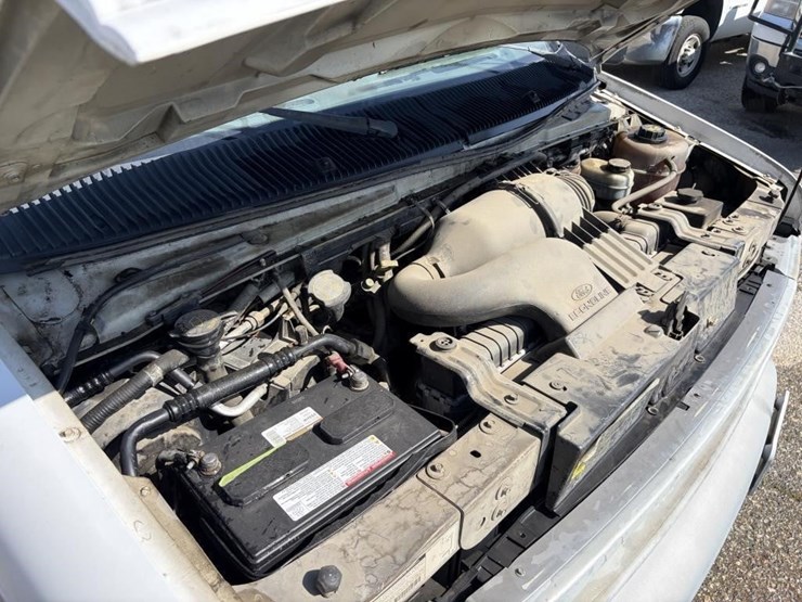 2002-ford-e350-image-7