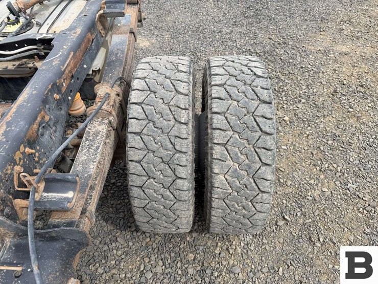 2011-ford-f350-image-19