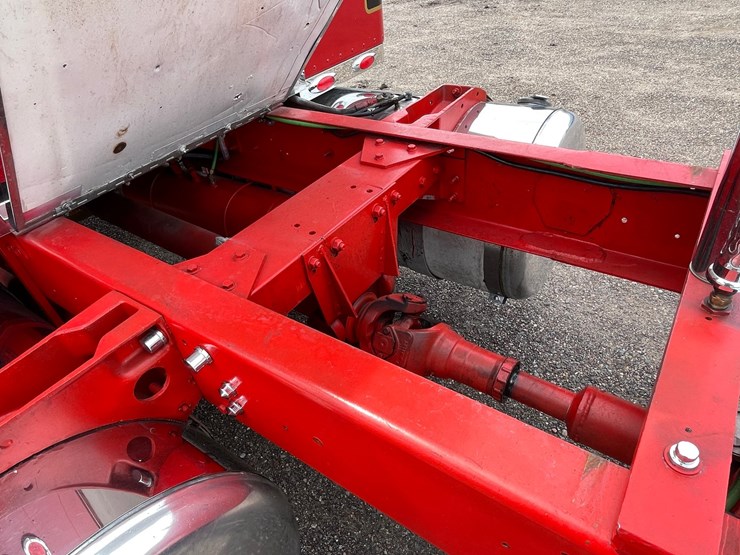 1976-peterbilt-359-image-22