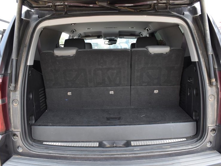 2017-chevrolet-tahoe-image-8
