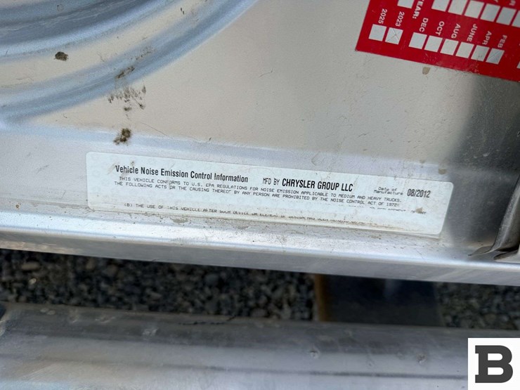 2012-dodge-3500-image-32