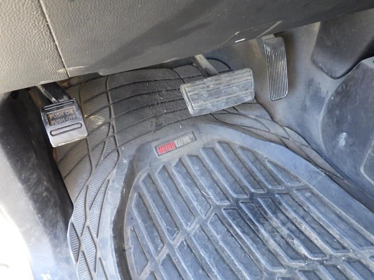 2017-chevrolet-silverado-1500-image-23