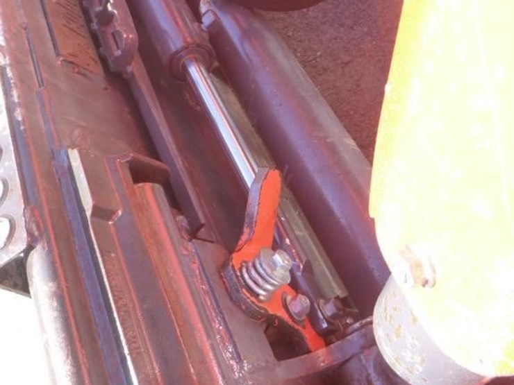 2020-kubota-ssv65-image-13