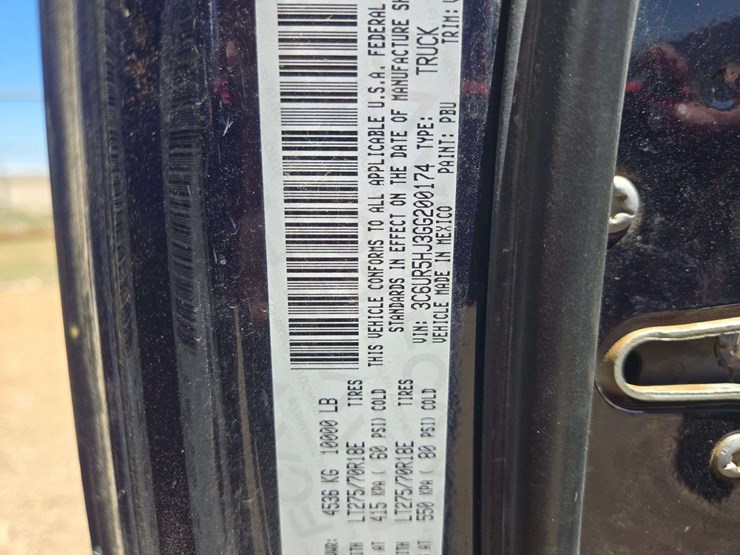 2016-ram-2500-tradesman-crew-cab-/-lwb-4d-image-18