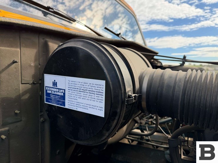 1985-international-1854-flatbed-truck-image-41