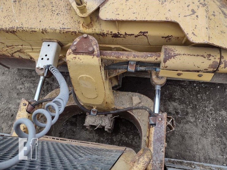2006-caterpillar-d6n-xl-image-25