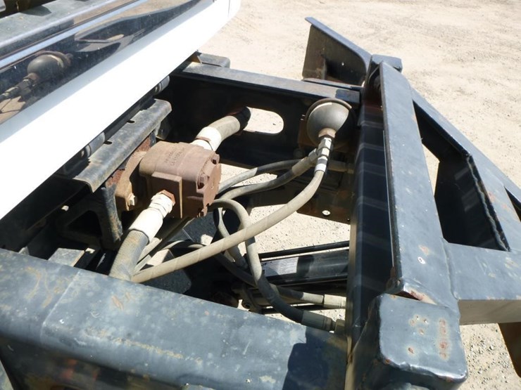 2009-international-7600-image-19