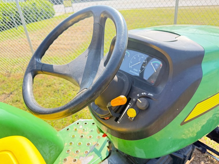 john-deere-3203-image-16