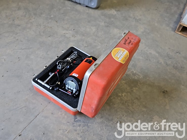 agl-grade-light-gl2500-pipe-laser-image-2