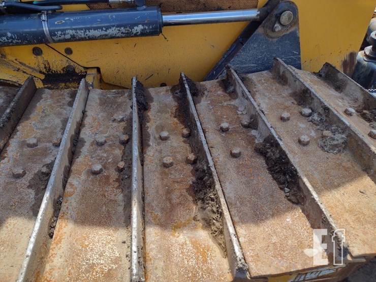 18-deere-650k-lgp-image-32