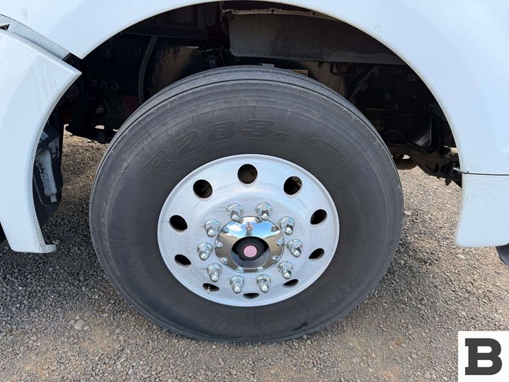 2017-kenworth-t880-image-39