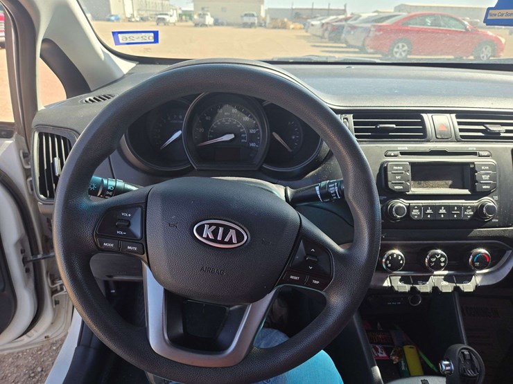 2013-kia-rio-lx-sedan-4d-image-13