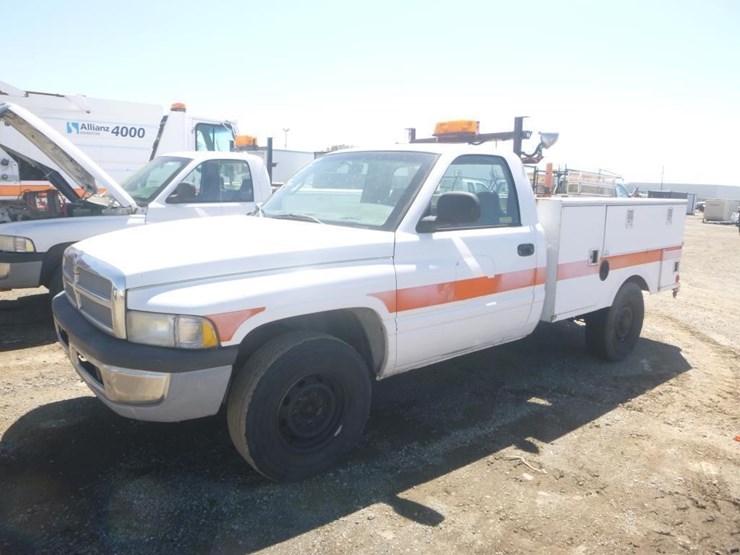 2002-dodge-ram-2500-image-1