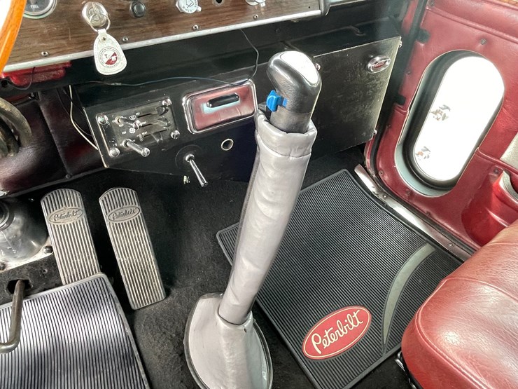 1976-peterbilt-359-image-125