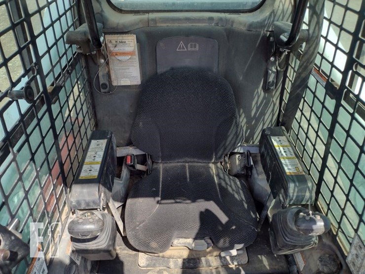 2022-bobcat-t770-image-13