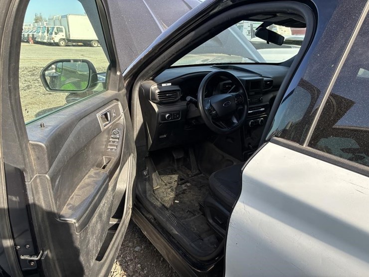 2020-ford-explorer-police-interceptor-image-17