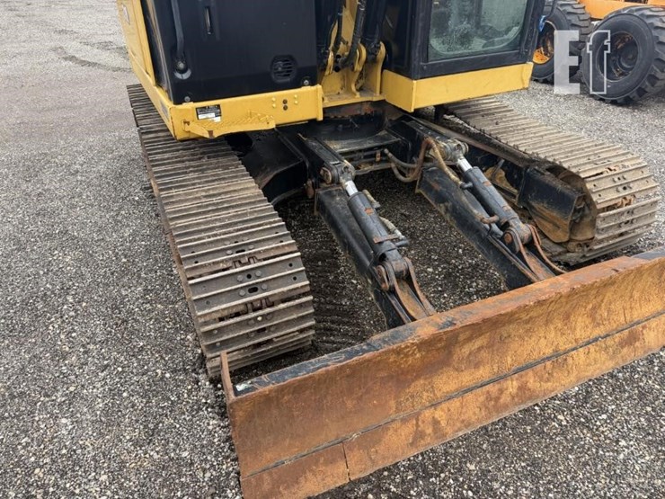 2022-caterpillar-310-image-17