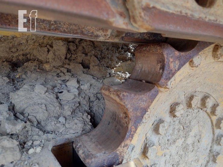 2013-deere-700k-lgp-image-16