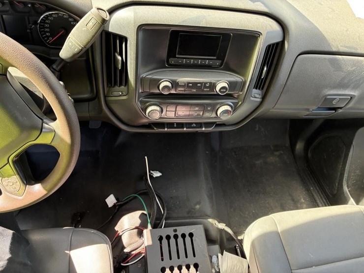 2015-chevrolet-2500-image-13