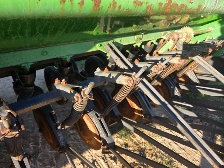 john-deere-450-image-9