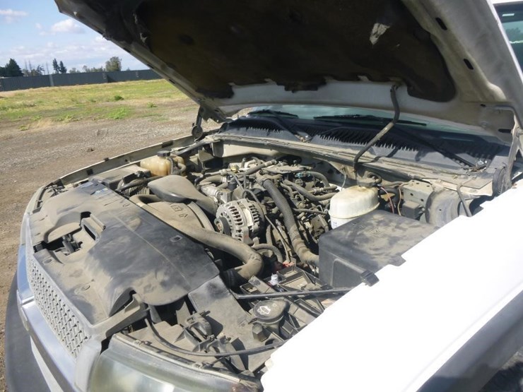 2003-chevrolet-2500-image-25