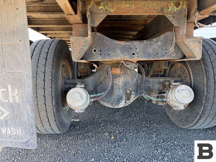 1979-ford-800-image-22