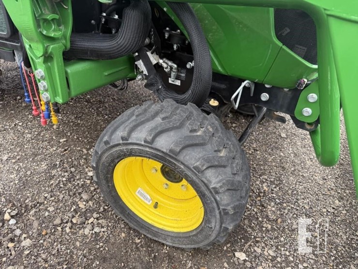 2021-john-deere-1025r-image-17