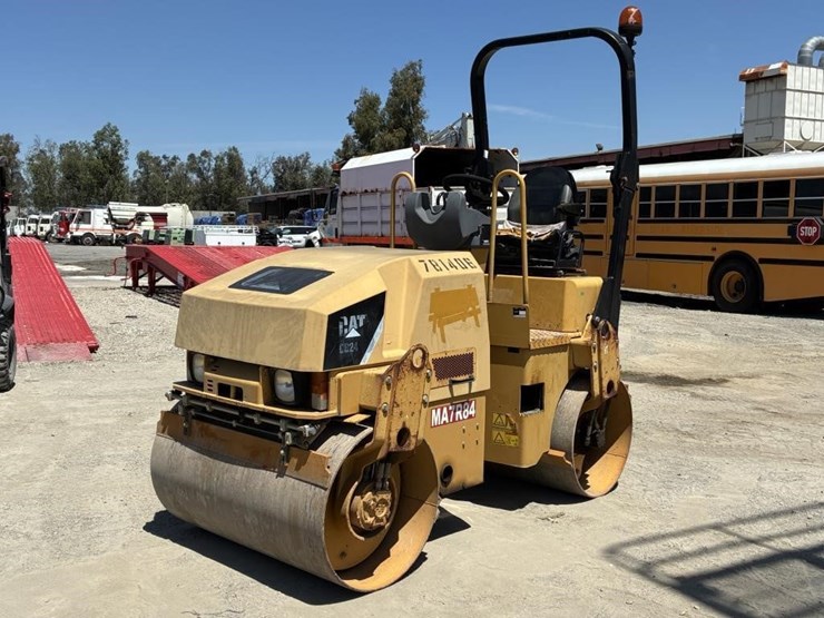 2009-caterpillar-cb24-image-1