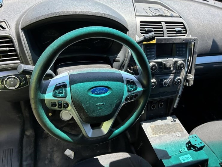2015-ford-explorer-police-interceptor-image-13