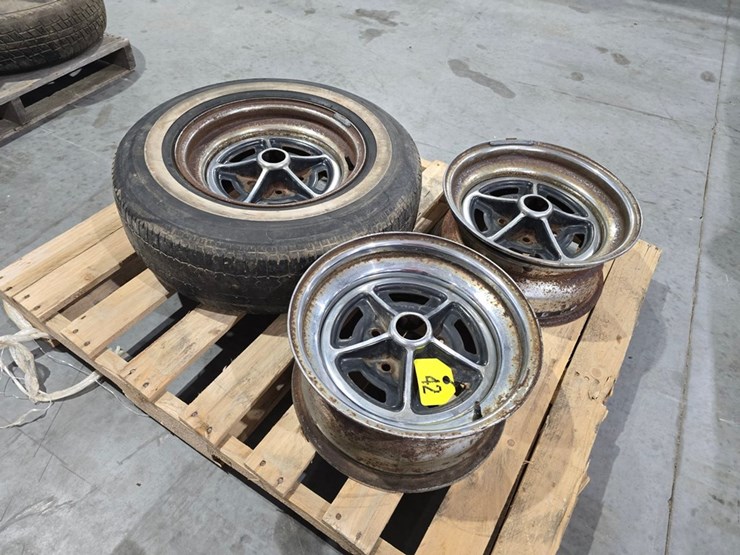 #42-•-(3)-buick-5-bolt-rims-image-1