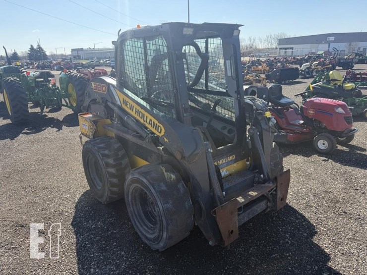 new-holland-l220-image-4