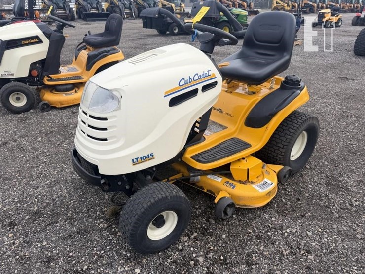 2006-cub-cadet-lt1045-image-1