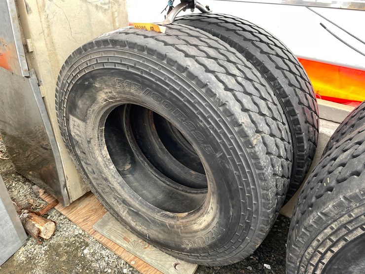 #10385-•-(2)-michelin-315/80r22.5-tires-image-1