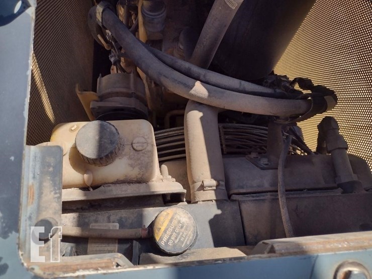 2006-deere-550j-lt-image-30