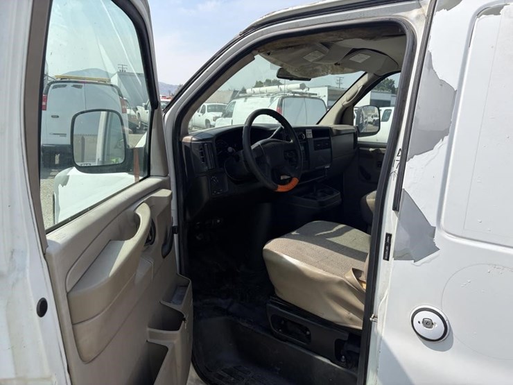 2007-chevrolet-express-2500-image-12