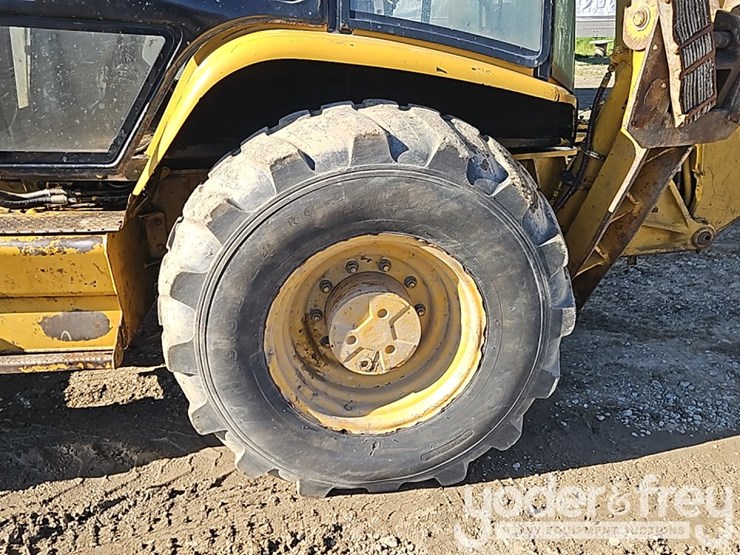 caterpillar-426c-image-11