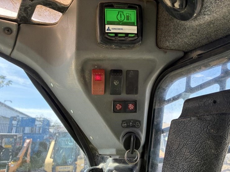 2018-yanmar-s220r-image-19