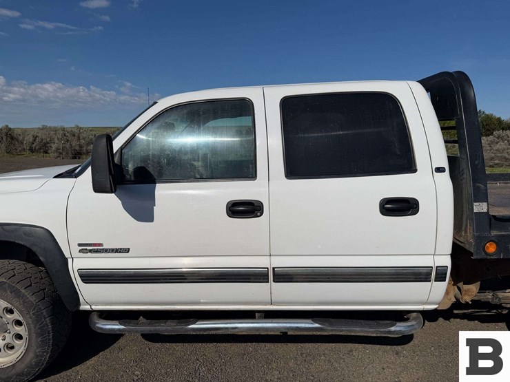 2002-chevrolet-silverado-2500hd-image-11