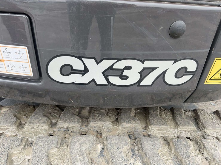 2024-case-cx37c-image-23